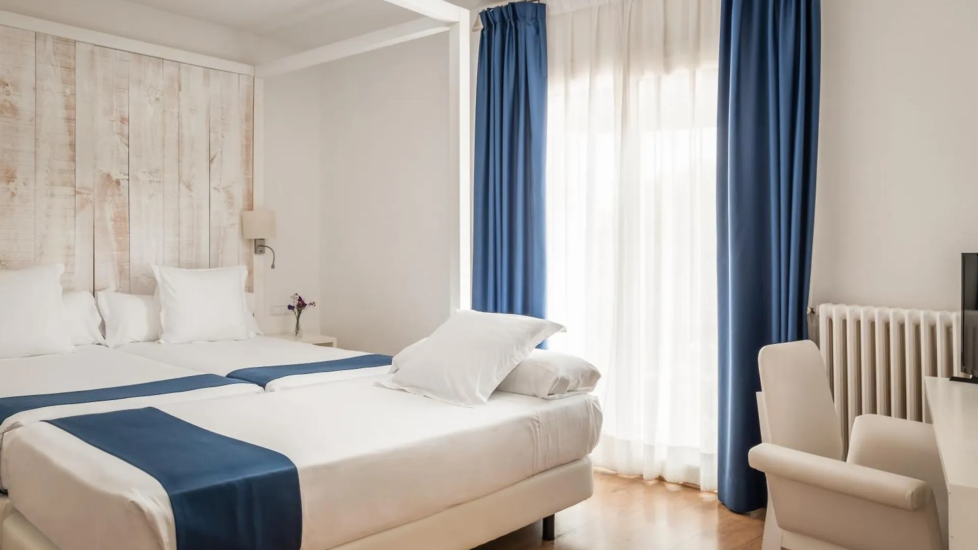 Hotel Medium Sitges Park 3*,